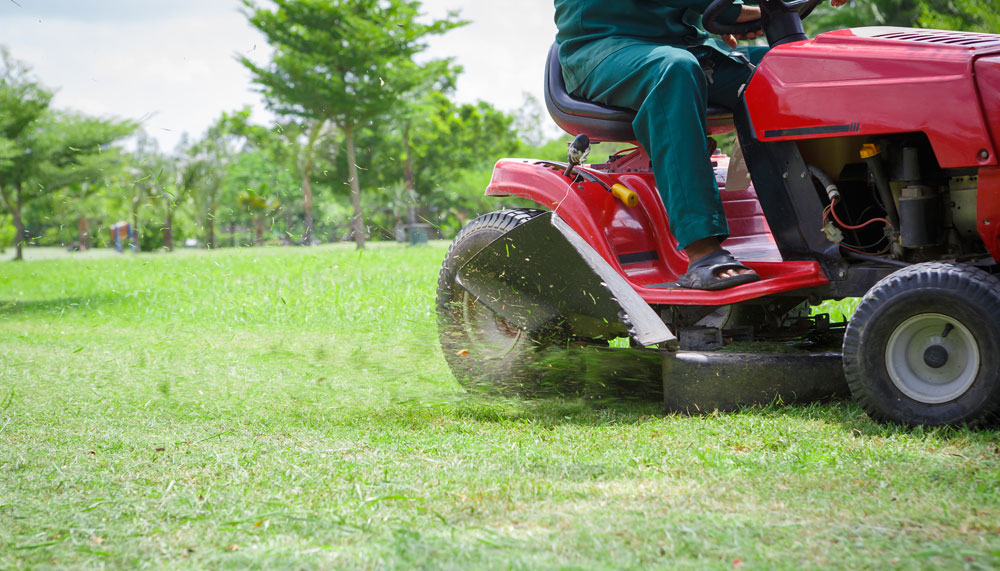 commercial-grass-mowing