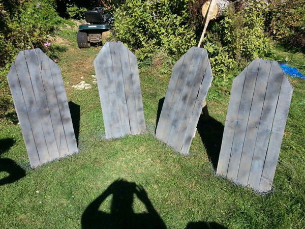 Pallet Tomb Stones